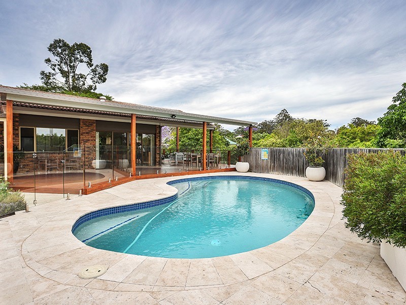 5 Emerald Court, Kenmore QLD 4069