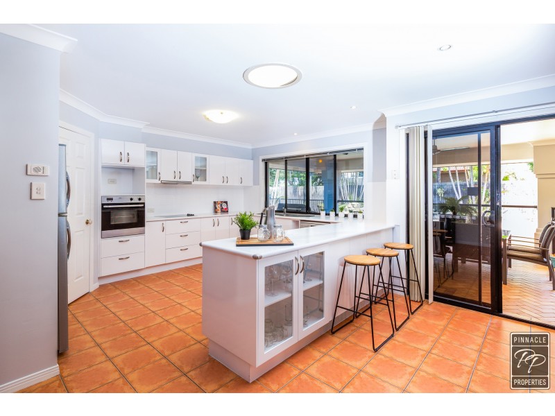 13 Crestwood Close, Ormiston QLD 4160