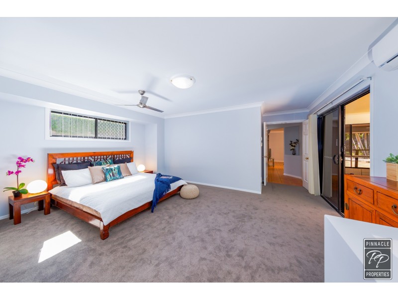 13 Crestwood Close, Ormiston QLD 4160
