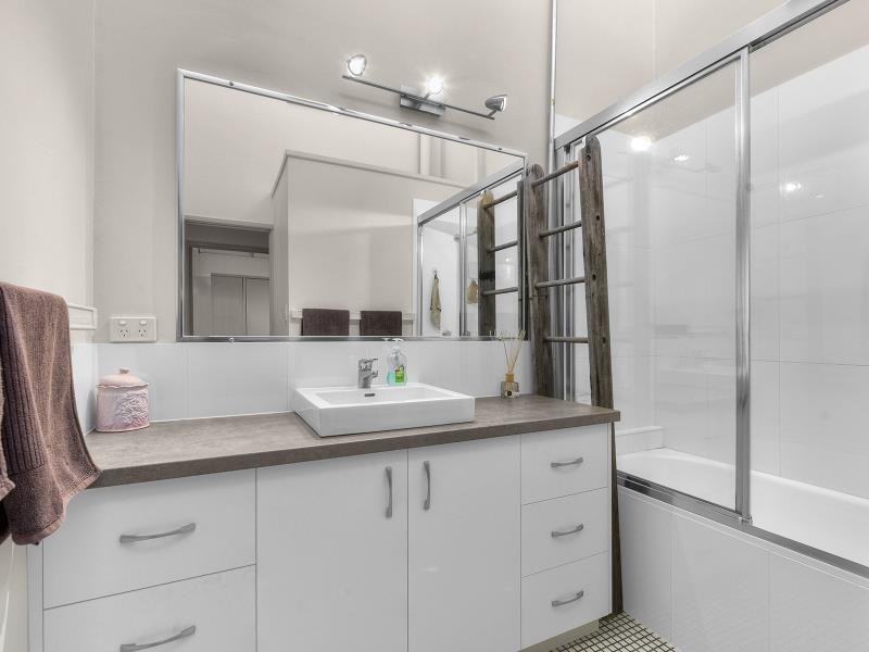 112 Ridley Road, Bridgeman Downs QLD 4035