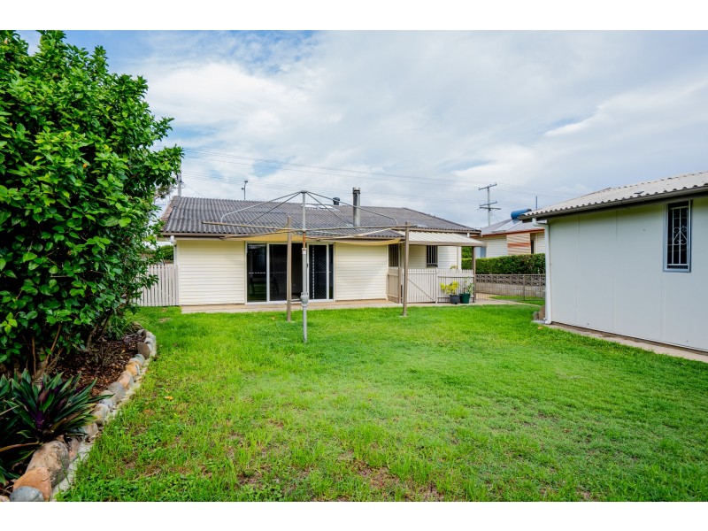 127 Maine Road, Clontarf QLD 4019