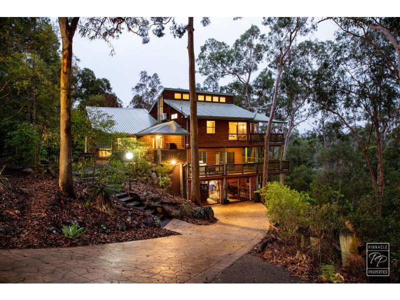 351 Boscombe Road, Brookfield QLD 4069