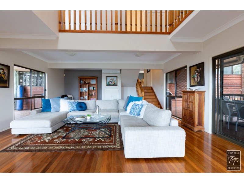 351 Boscombe Road, Brookfield QLD 4069