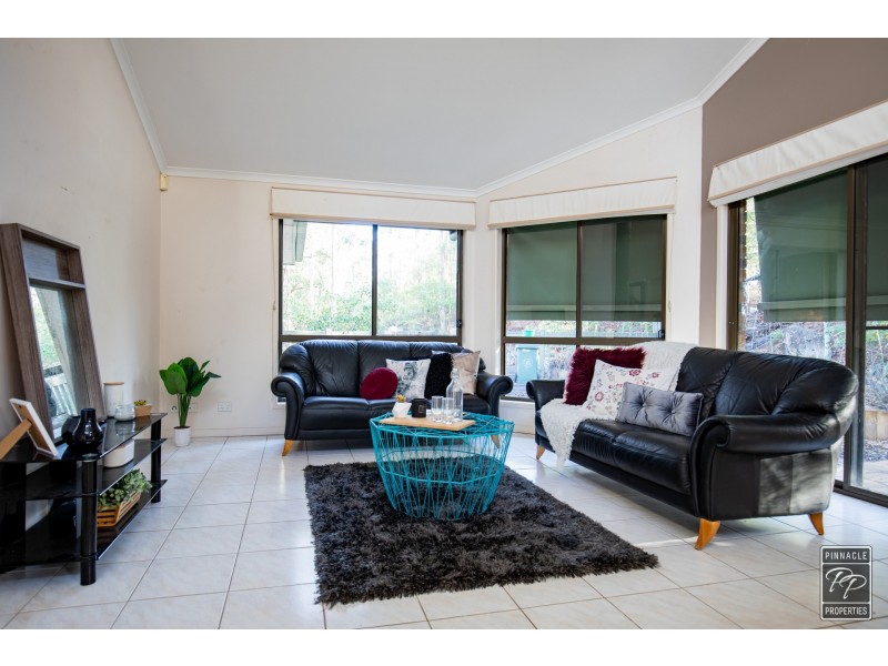 351 Boscombe Road, Brookfield QLD 4069