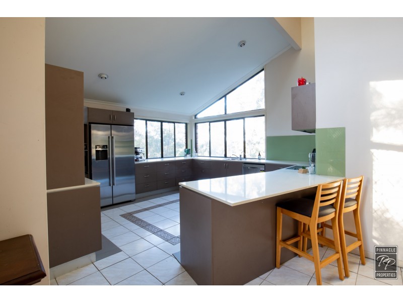 351 Boscombe Road, Brookfield QLD 4069