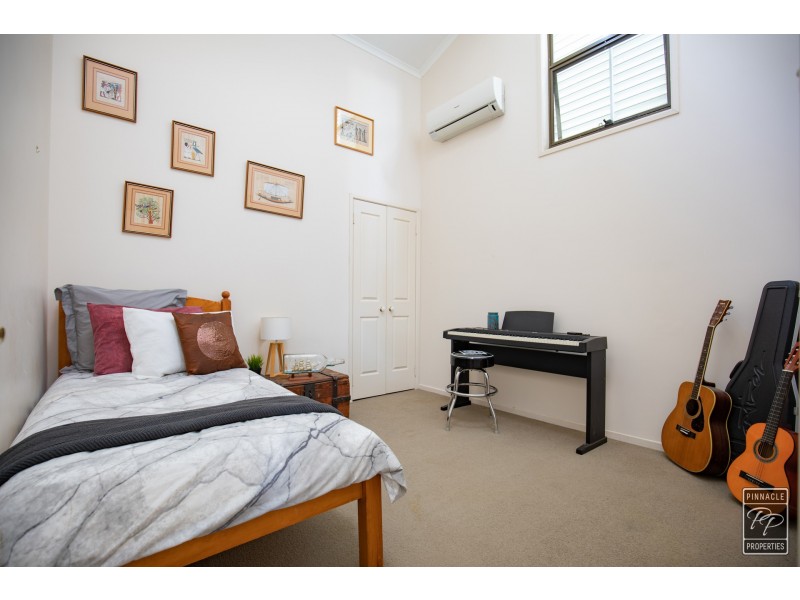 351 Boscombe Road, Brookfield QLD 4069