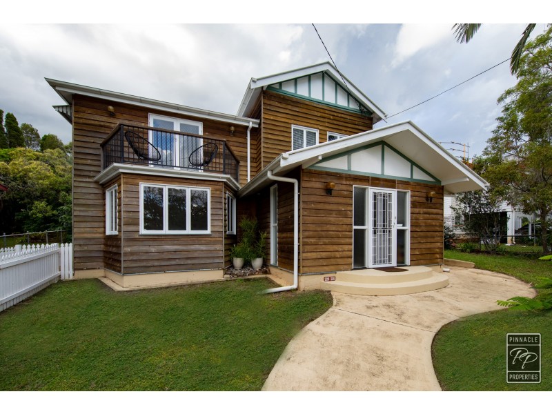 220 Cliveden Avenue, Corinda QLD 4075