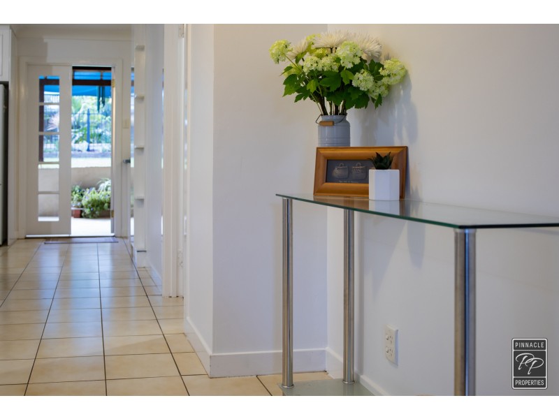 220 Cliveden Avenue, Corinda QLD 4075