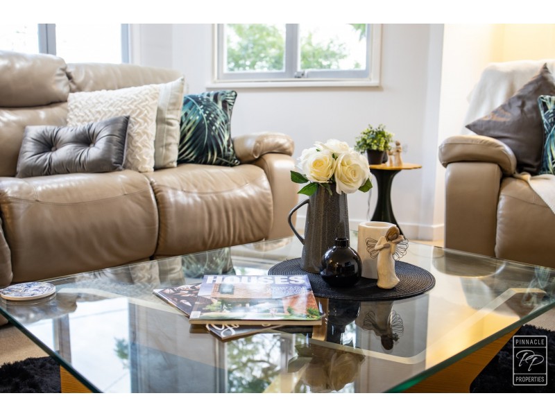 220 Cliveden Avenue, Corinda QLD 4075