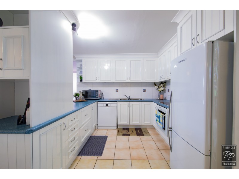 220 Cliveden Avenue, Corinda QLD 4075