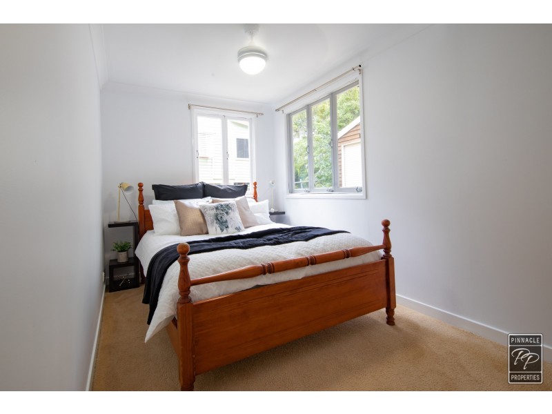 220 Cliveden Avenue, Corinda QLD 4075