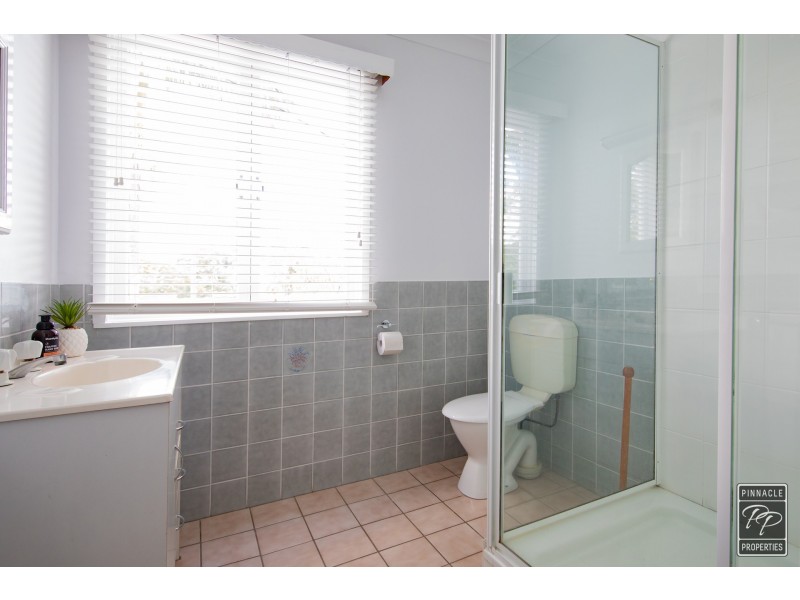 220 Cliveden Avenue, Corinda QLD 4075