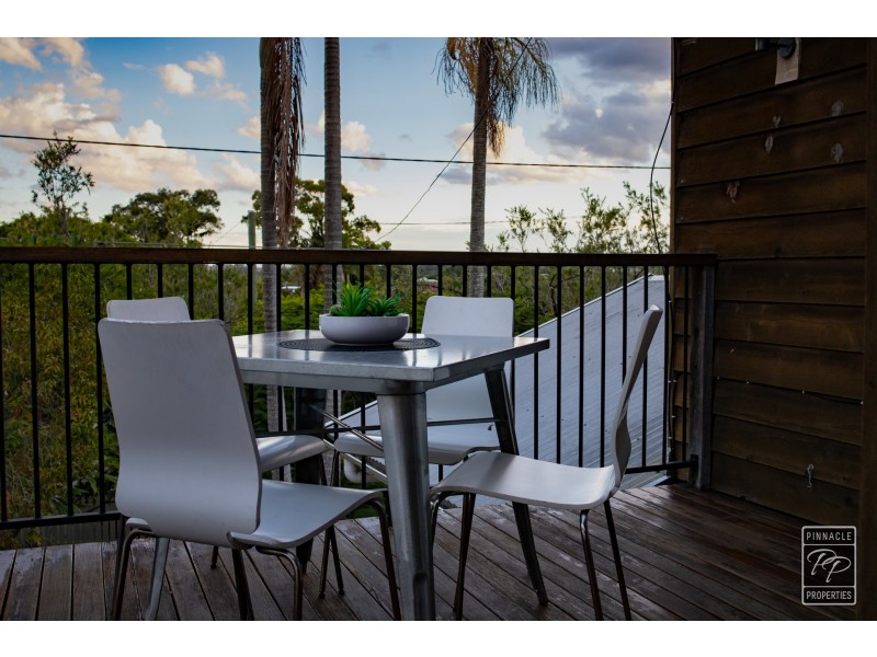 220 Cliveden Avenue, Corinda QLD 4075