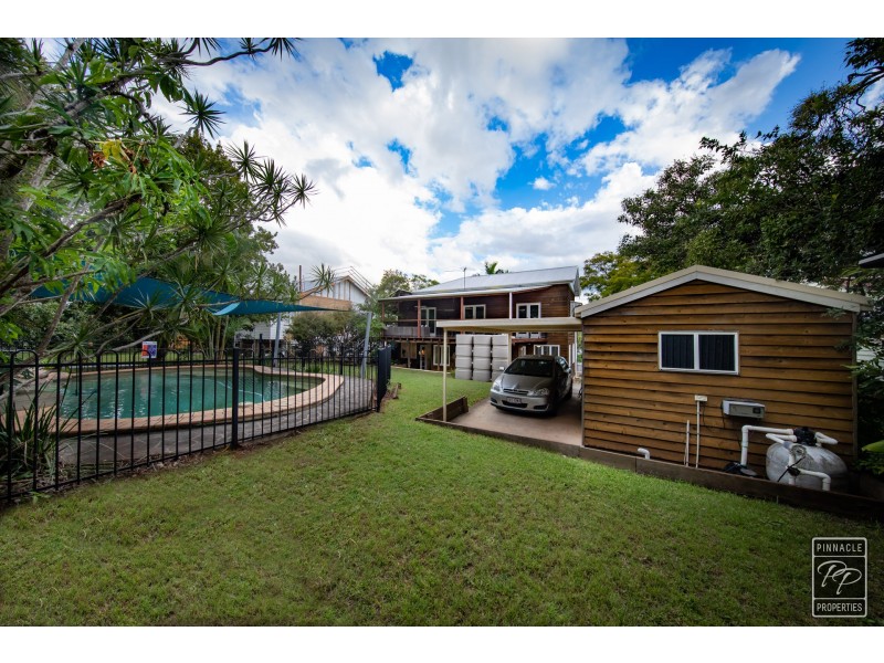 220 Cliveden Avenue, Corinda QLD 4075