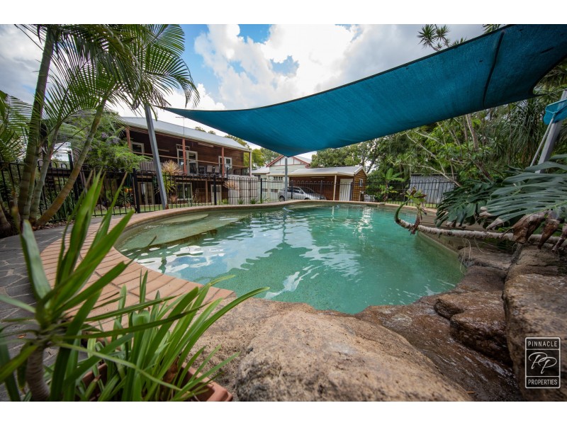 220 Cliveden Avenue, Corinda QLD 4075