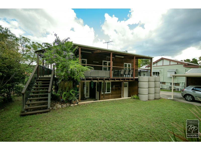 220 Cliveden Avenue, Corinda QLD 4075