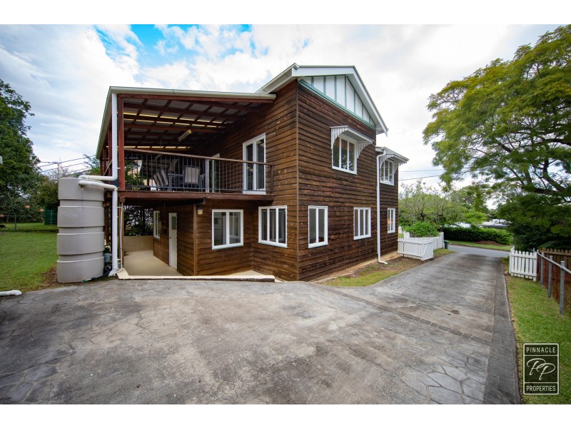 220 Cliveden Avenue, Corinda QLD 4075