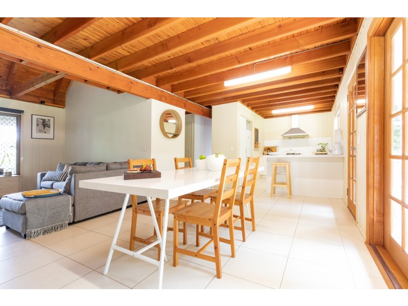 8 Minaji Court, Karana Downs QLD 4306