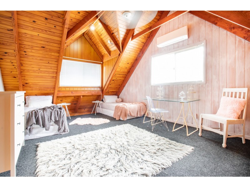 8 Minaji Court, Karana Downs QLD 4306