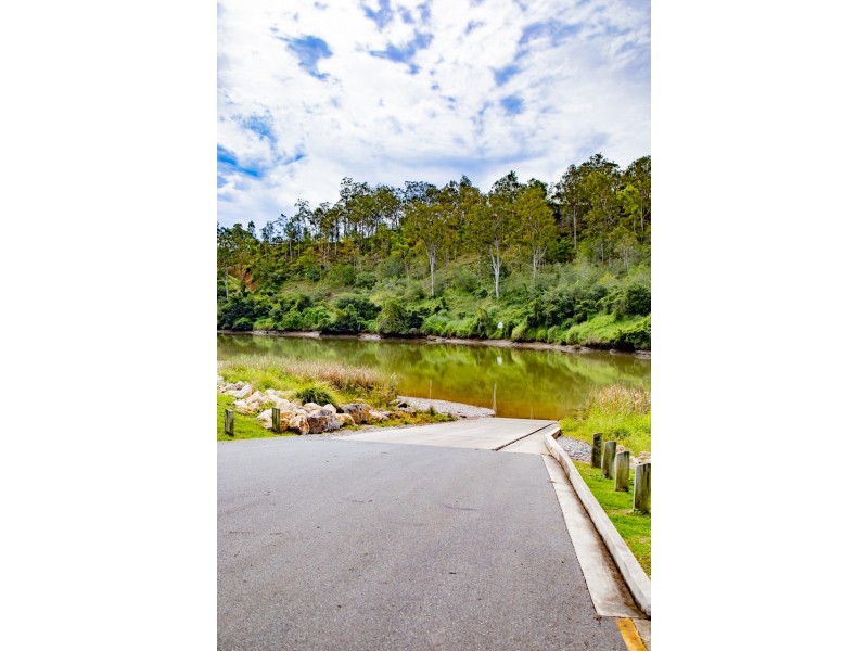 8 Minaji Court, Karana Downs QLD 4306