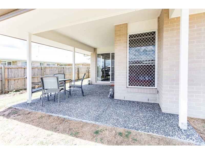 9 Dee Street, Deebing Heights QLD 4306