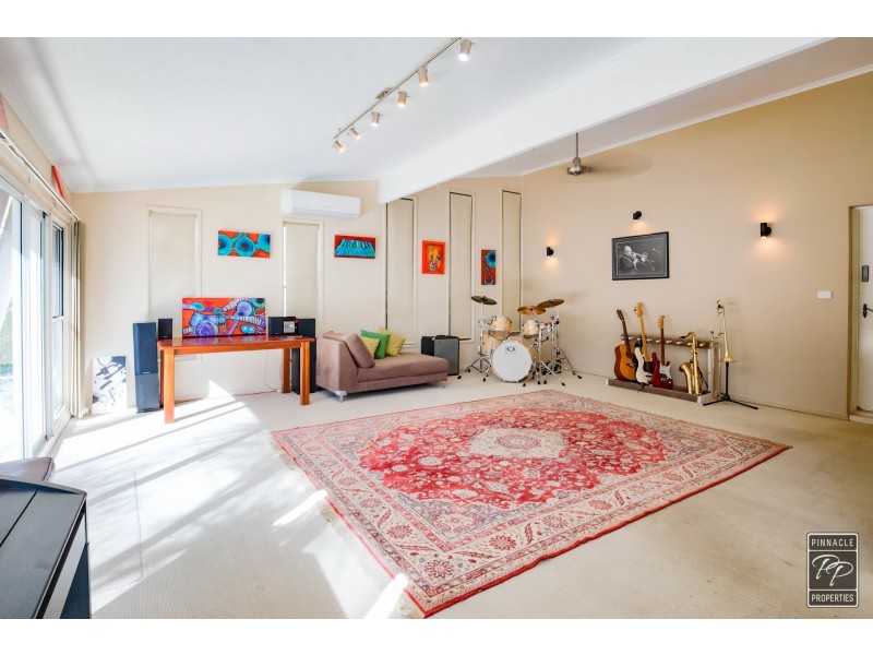 3 Diosma Street, Bellbowrie QLD 4070