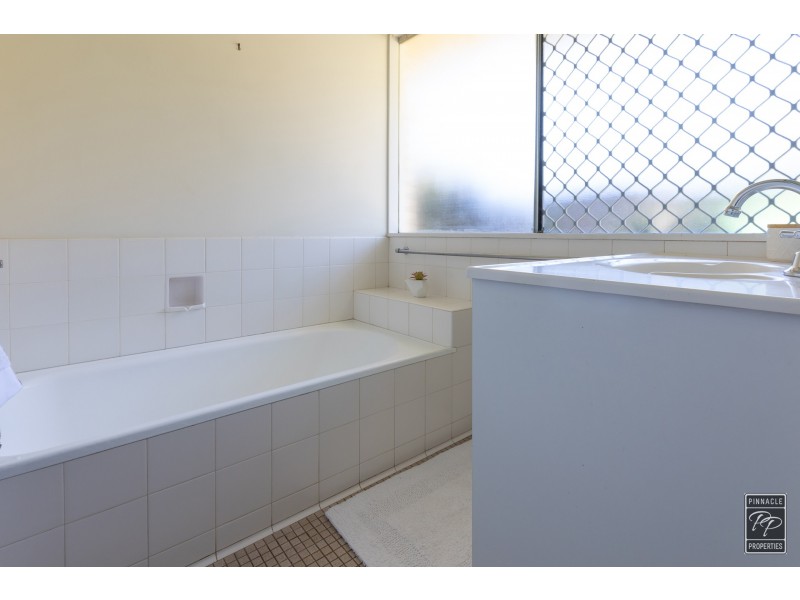 8 Ardell Street, Kenmore QLD 4069