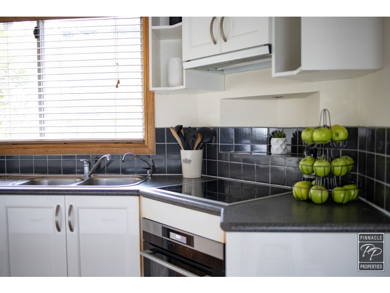 16 Edenvale Street, Oxley QLD 4075