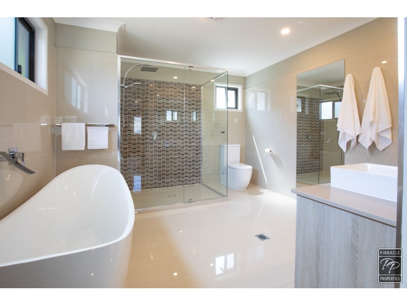 32 Gregory Street, Taringa QLD 4068