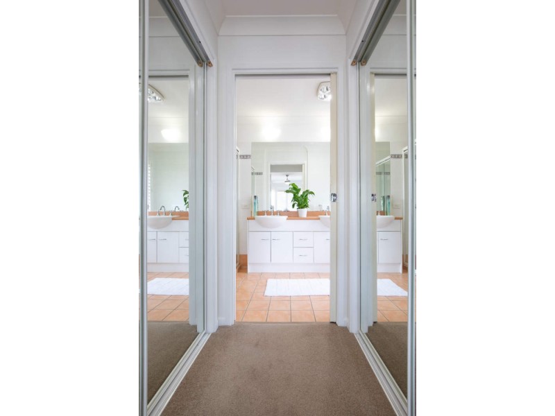 5 Mayfair Place, Moggill QLD 4070