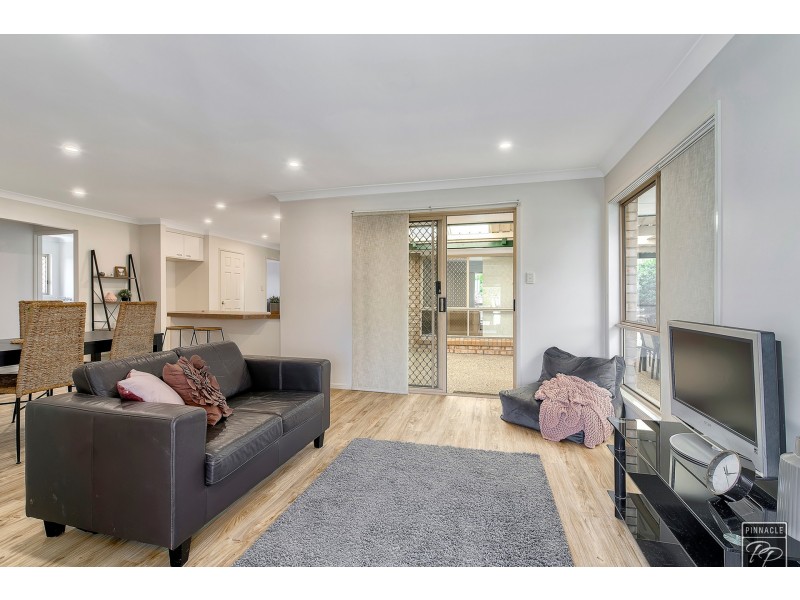 9 Villari Close, Belmont QLD 4153