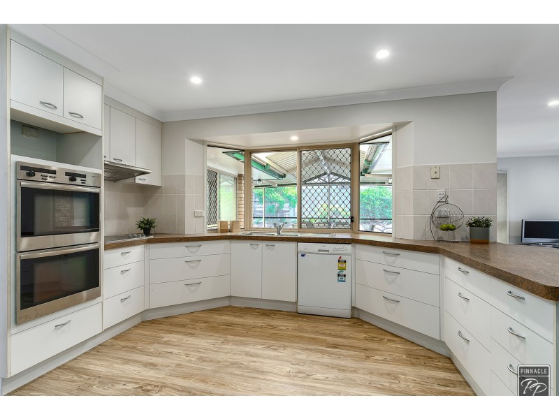 9 Villari Close, Belmont QLD 4153