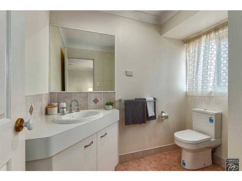 9 Villari Close, Belmont QLD 4153