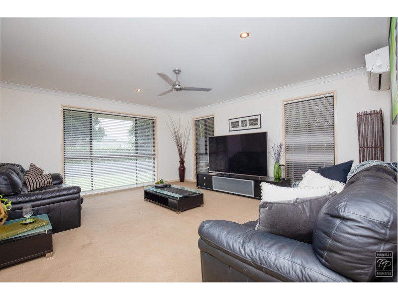22 Jeff Collins Circuit, Bellbird Park QLD 4300