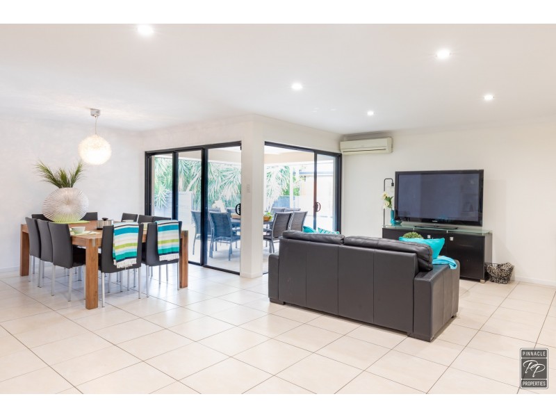 22 Jeff Collins Circuit, Bellbird Park QLD 4300