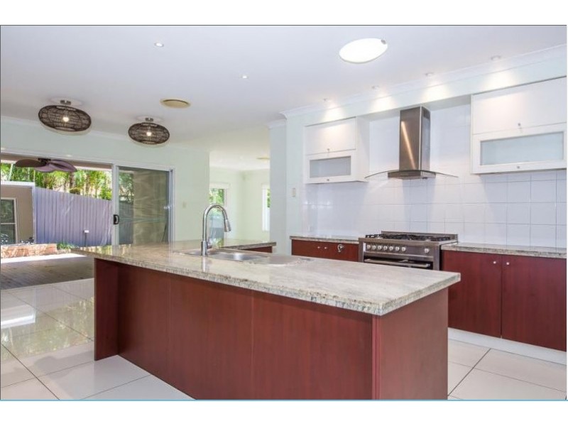 4 Kurrajong Place, Bridgeman Downs QLD 4035