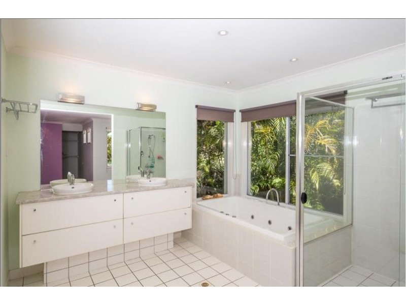 4 Kurrajong Place, Bridgeman Downs QLD 4035