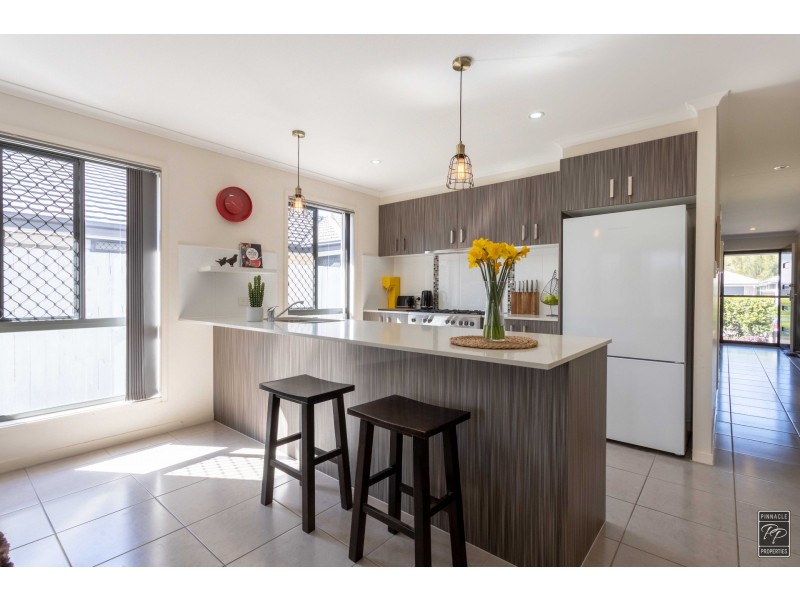 4 Kidston Crescent, Warner QLD 4500