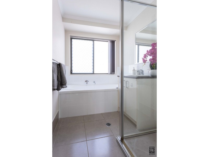 4 Kidston Crescent, Warner QLD 4500