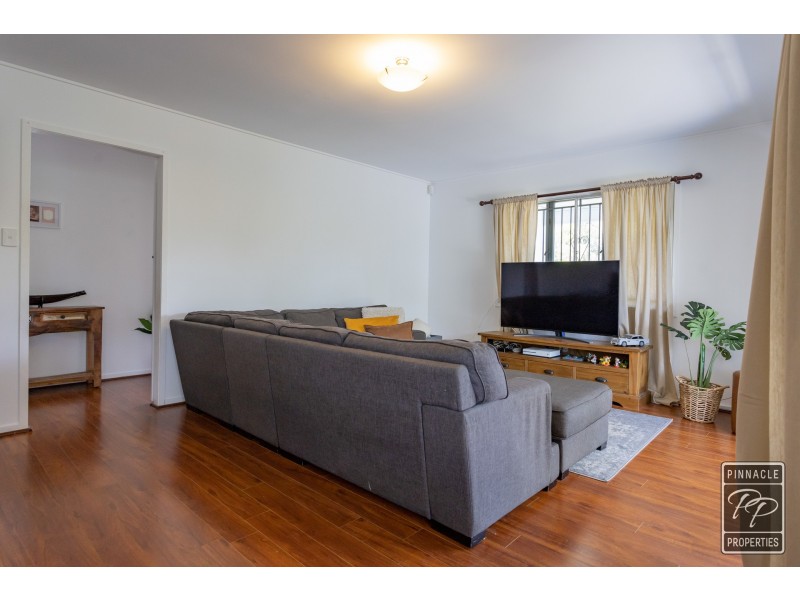 4 Jedburgh Street, Kenmore QLD 4069