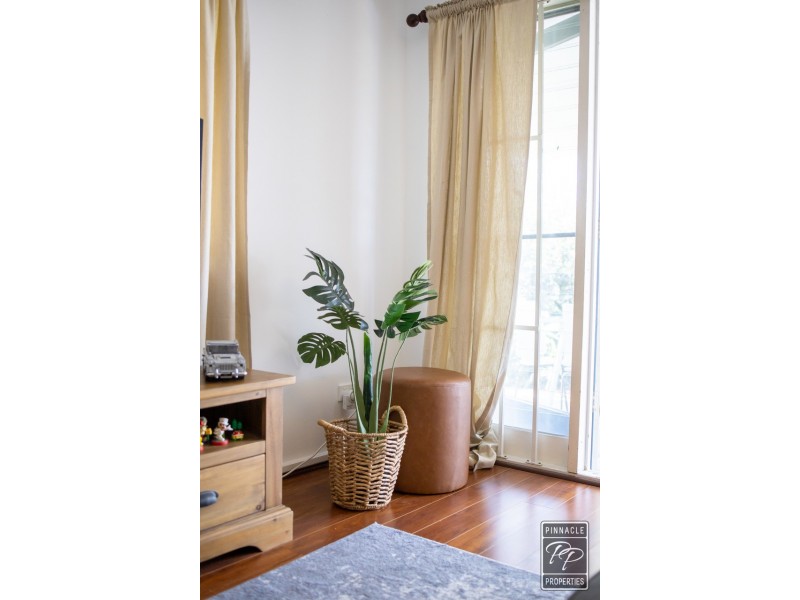 4 Jedburgh Street, Kenmore QLD 4069