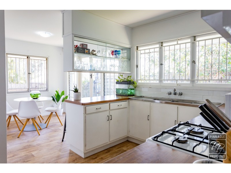 4 Jedburgh Street, Kenmore QLD 4069