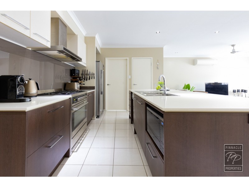 36 White Oak Place, Moggill QLD 4070