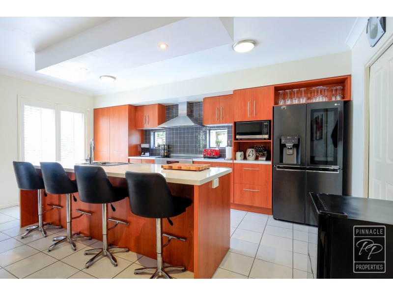 34 Rise Place, Moggill QLD 4070