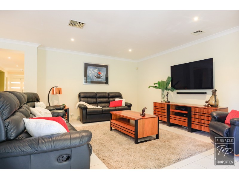 34 Rise Place, Moggill QLD 4070