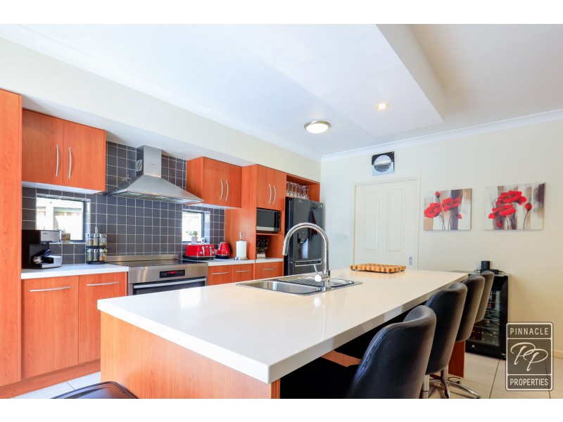 34 Rise Place, Moggill QLD 4070