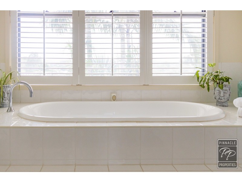 34 Rise Place, Moggill QLD 4070