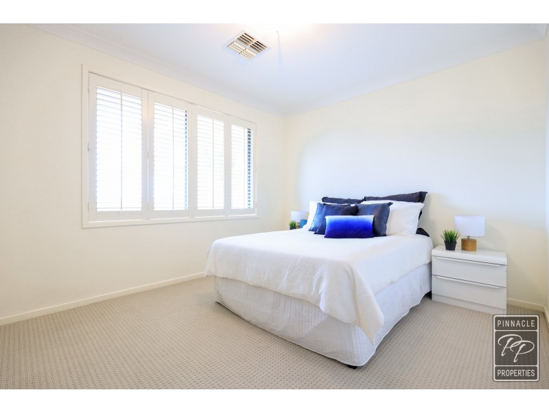 34 Rise Place, Moggill QLD 4070