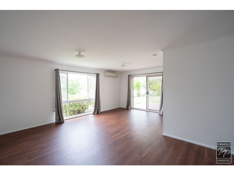 2 Lyndora Close, Riverhills QLD 4074