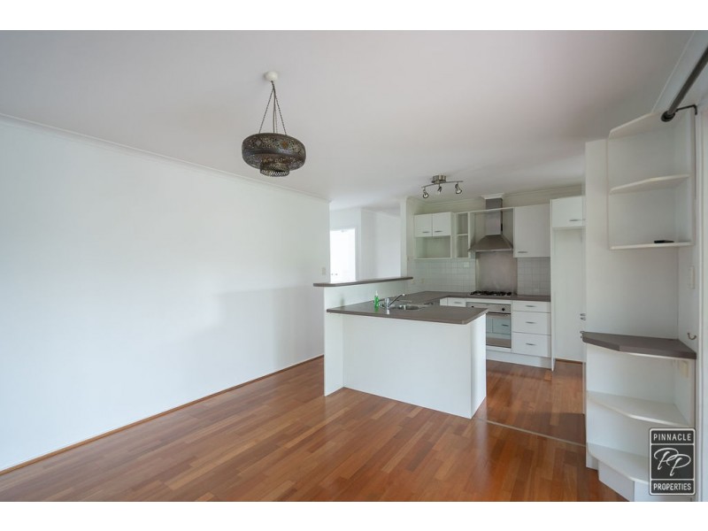 2 Lyndora Close, Riverhills QLD 4074